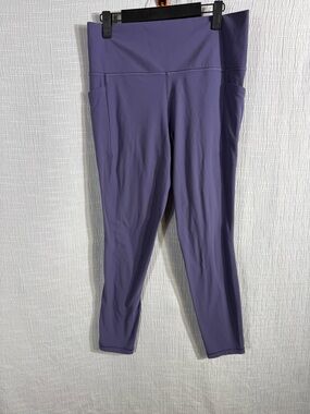 Athleta Salutation Stash Pocket II 7/8 Tight Purple L